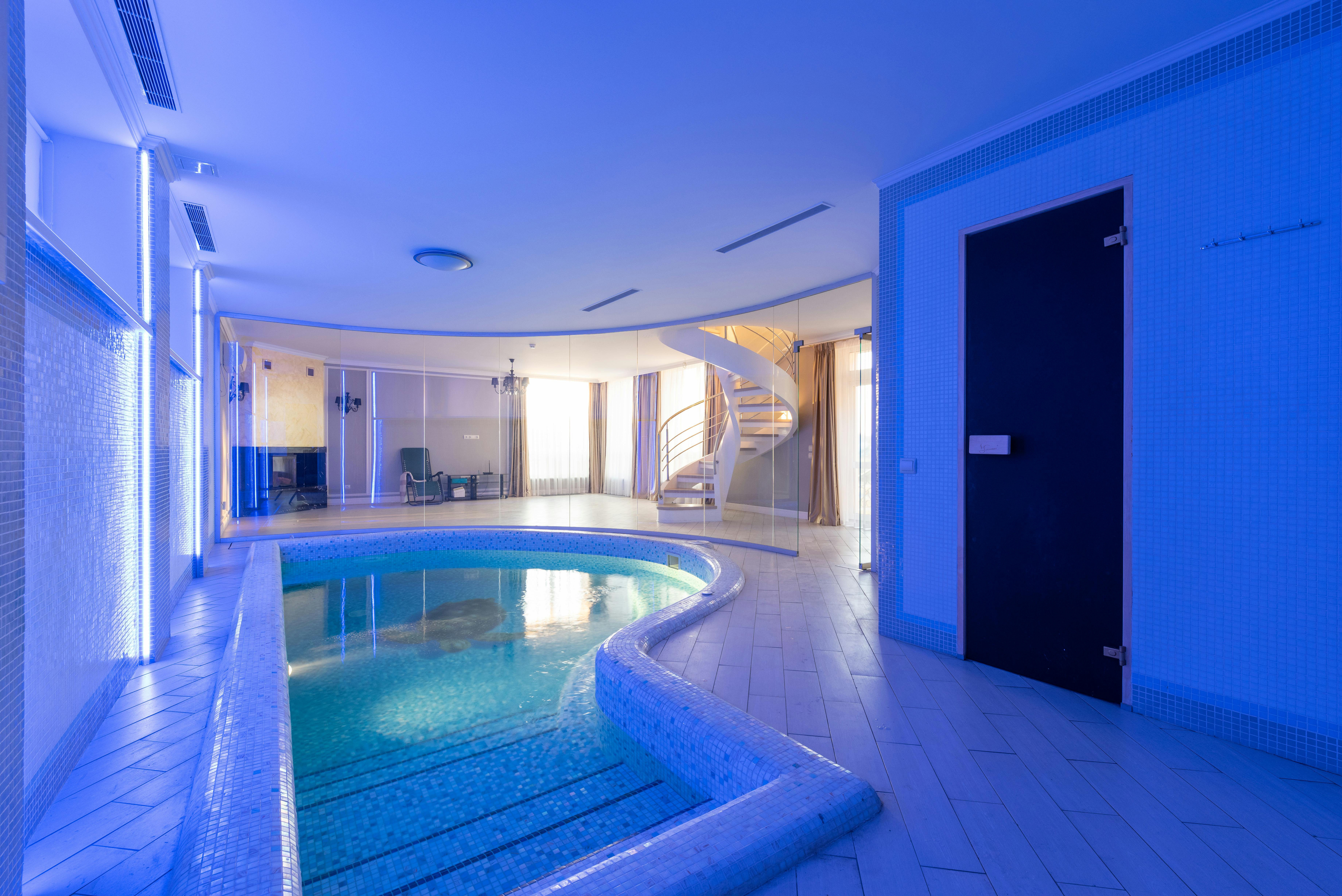 Topkapi Subesi premium havuz ve spa yüzme kursu